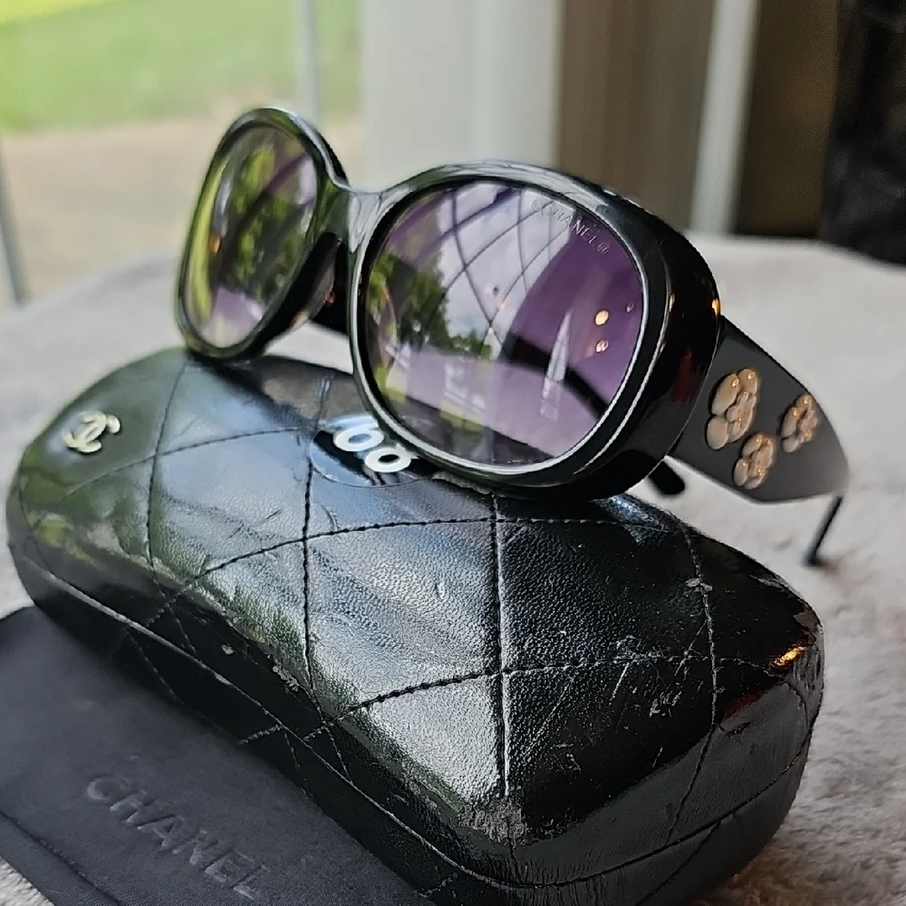 CHANEL Black and Purple Sunglasses - Picture 1 of 11